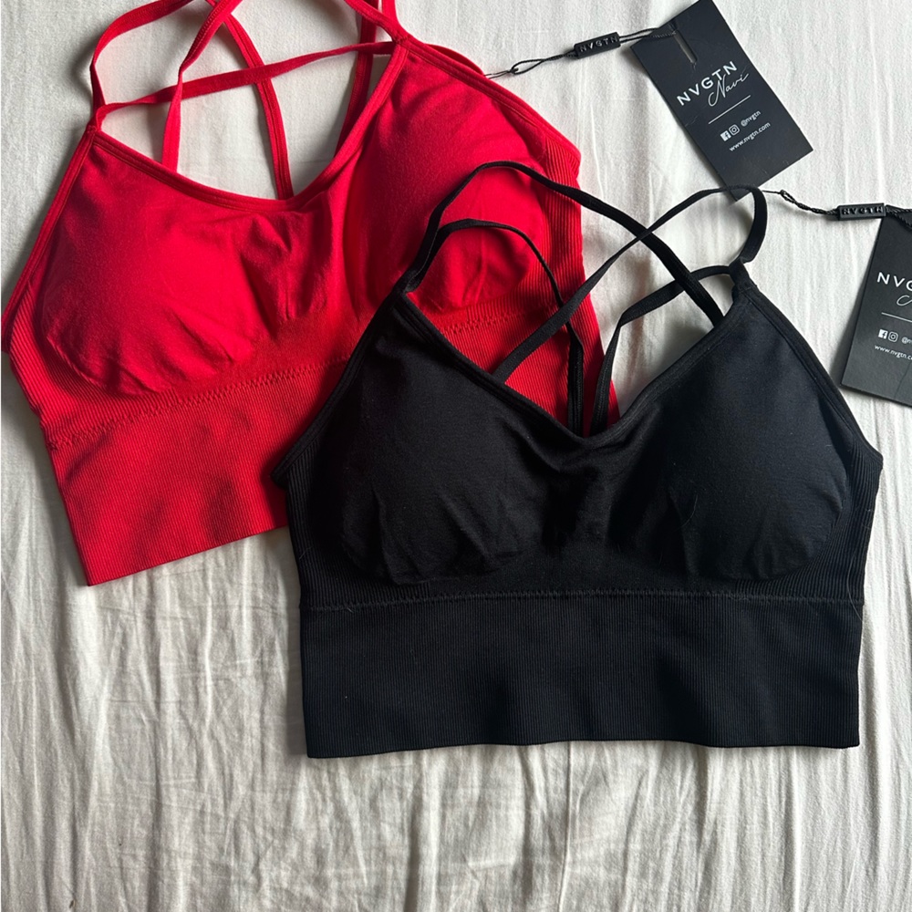 Nvgtn sports bras size M